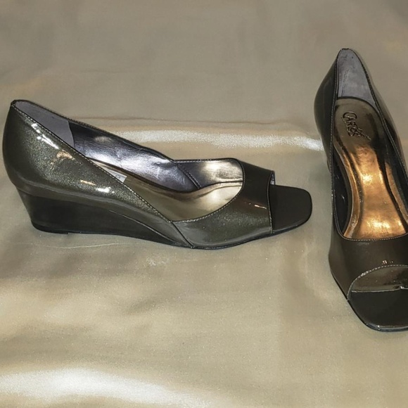 Shoes - Picture 2 of 2